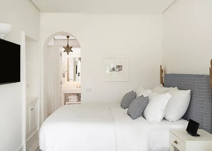 La Minerva فندق كابري