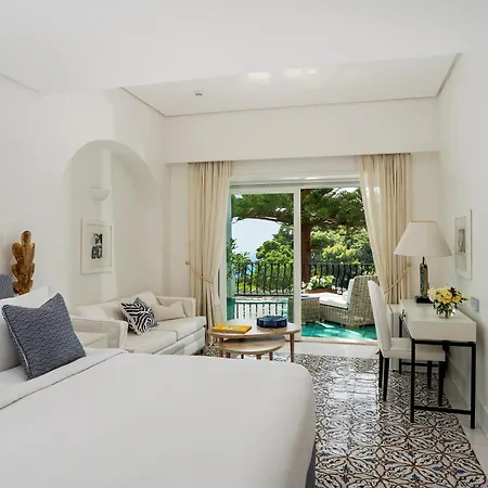 La Minerva カプリ